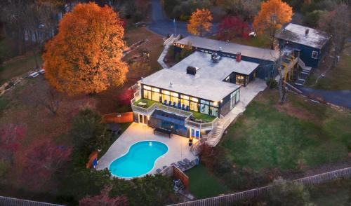 10K sqft Estate 2 Pools Pond Games Sauna Hot Tub