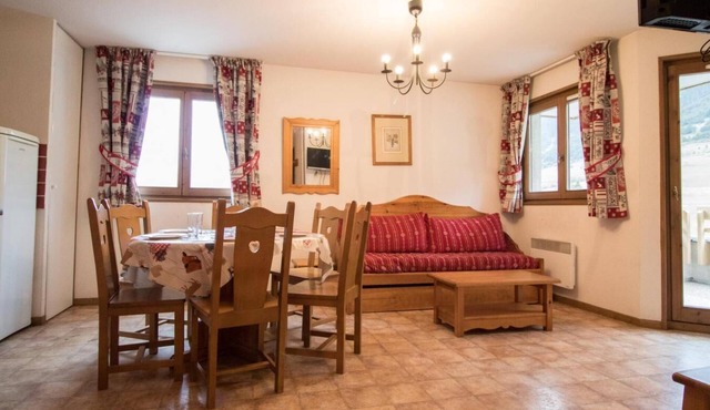 10m from ski slopes, terrace, parking, tv, ski locker, 42m², Val Cenis