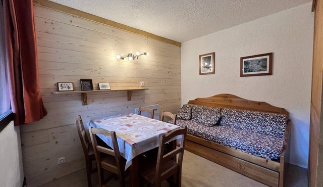 10m from ski slopes, 2nd floor, balcony, tv, ski locker, 24m², Val Cenis