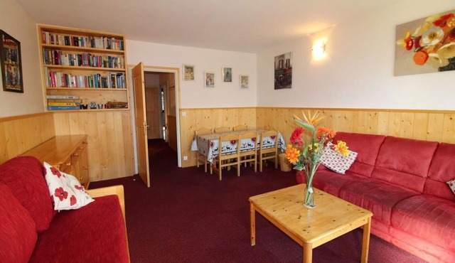 10m from ski slopes, 2nd floor, view lake, balcony, tv, ski locker, 53m², Tignes