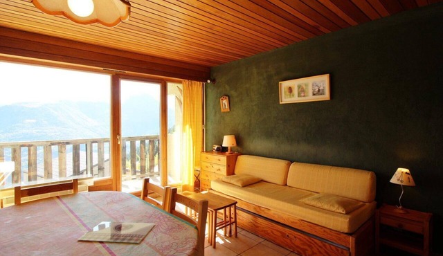 10m from ski slopes, 5th floor, view mountain, balcony, ski locker, 35m², Auris en Oisans
