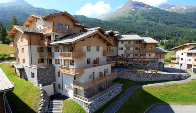 10m from ski slopes, 1st floor, balcony, parking, tv, ski locker, 42m², Val Cenis