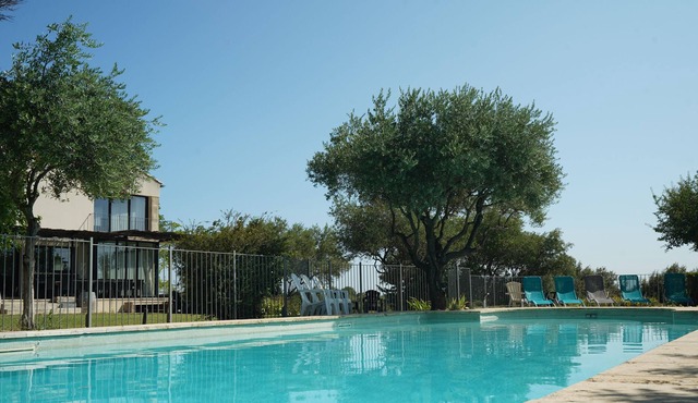 10min from Avignon, La Villa d'Ambre - Domaine de la Mordorée, Tavel, 8 pers max