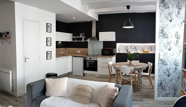 10min from Puy du Fou, charming townhouse