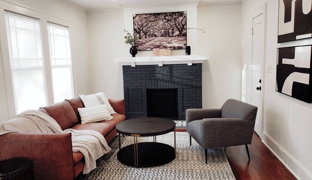 <10mins 4rm Downtown, Early check-in, Pets welcome, With pool table