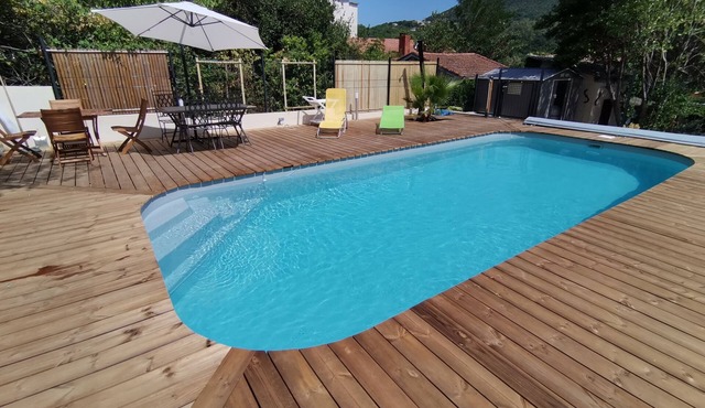 10mn from the spa, pleasant house for 6 people private swimming pool june to september