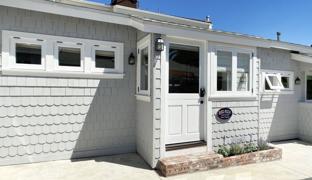 11/16 to 1/5 SPECIAL 90/nt GORGEOUS COTTAGE! 1 BLOCK TO THE BEACH!