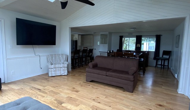 #11 - 5 Minute Drive to the Beach! Perfect for a family getaway!