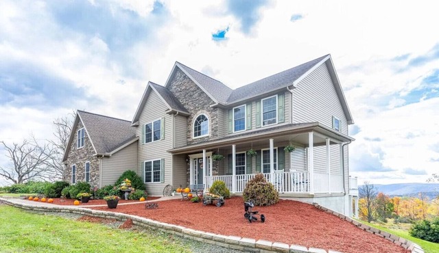 11-Acre Retreat | Firepit, Pickleball & Nature