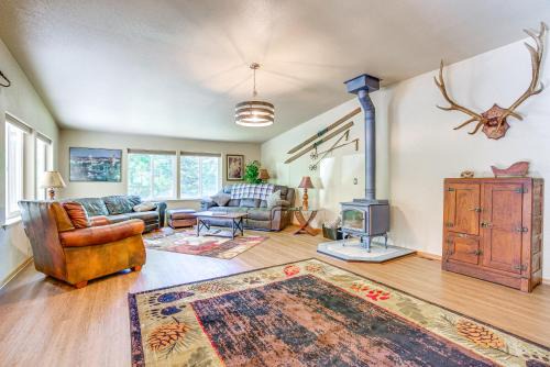 11 Acres of Adventure! Woodsy Mead Stay with Trails