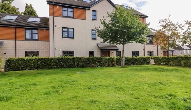 11 AMBLESIDE COURT, pet friendly, with a garden in Banchory