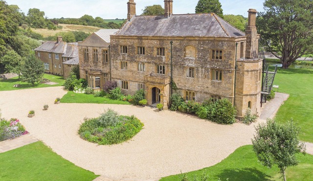 11 bedroom accommodation in Hooke, near Beaminster