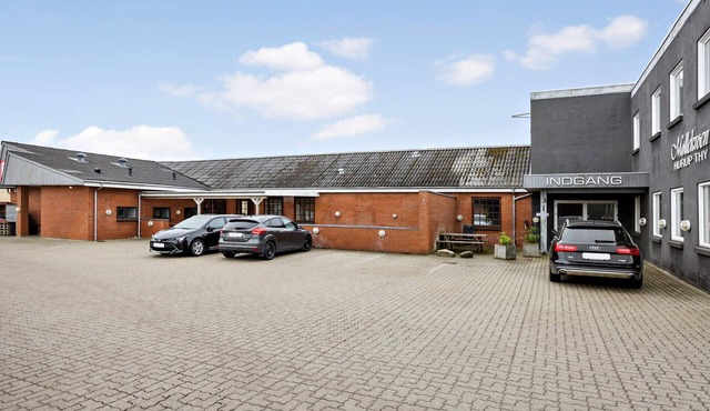 11 bedroom gorgeous home in Hurup Thy