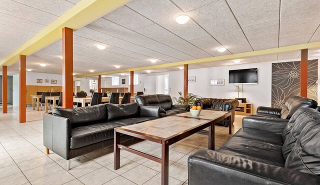 11 bedroom pet friendly home in Rønde