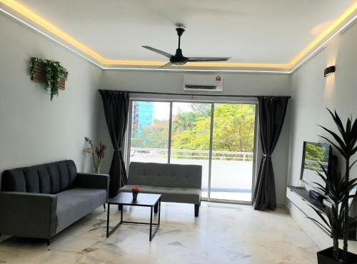 11 Cozyhome -Karaoke pool bbq fishing