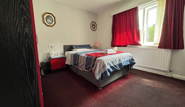 @11- Deluxe Double Room - Edinburgh - Room 11