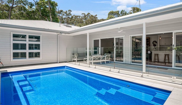 11 Esprit Drive - Rainbow Shores. Gorgeous beach house. Walk to beach