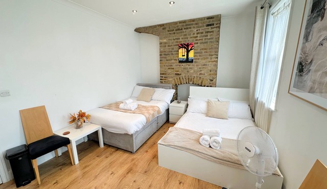 11 Guests - 6min Drive to the Wembley Stadium