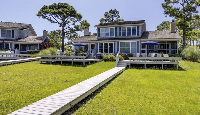 11 Lands End Rd -Stunning home, with a beautiful view.