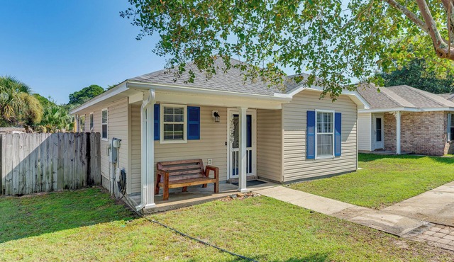 11 Mi to Beach: Quiet Gulf Breeze Gem Near Dtwn