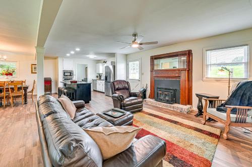 11 Mi to Danville: Family Home in Lancaster