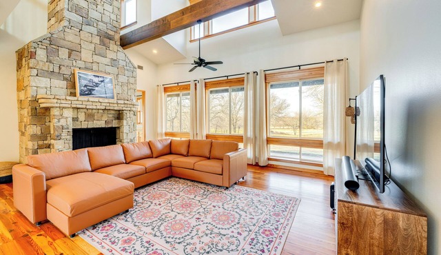 11 Mi to Downtown Denton: Spacious Ranch Retreat
