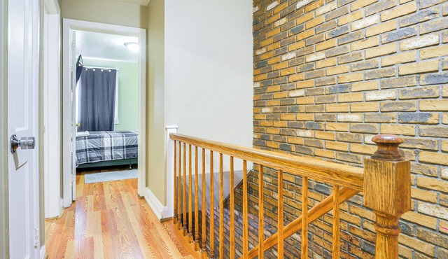 11 Mi to Downtown Baltimore: Middle River Townhome