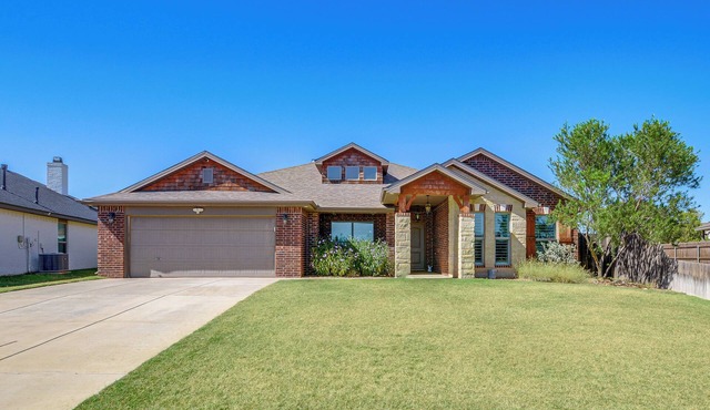 11 Mi to Dtwn: Lubbock Home w/Patio, Grill & Yard
