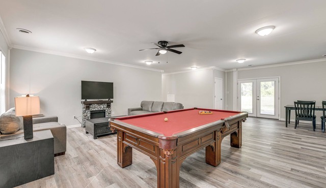 11 Mi to Fort Lee: 30-Acre Retreat w/Scenic Views