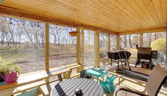 11 Mi to Maple Lake: Family-Friendly Fertile Home