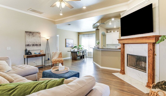 11 Mi to Texas Tech University: Cozy Family Home!