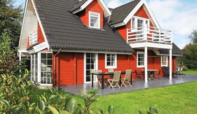 11 person holiday home in lb k