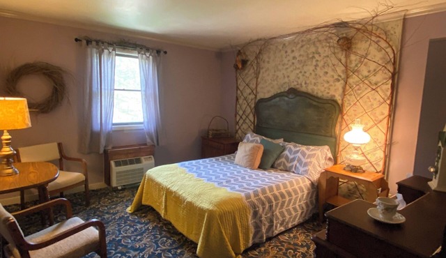 11-Robin's Nest Room