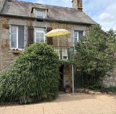 11 Steps Rustic Charming Flat in Normandy
