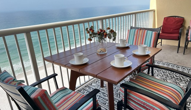 110+ 5Star Reviews 25% off - Ocean Front Home Sleeps 8-10