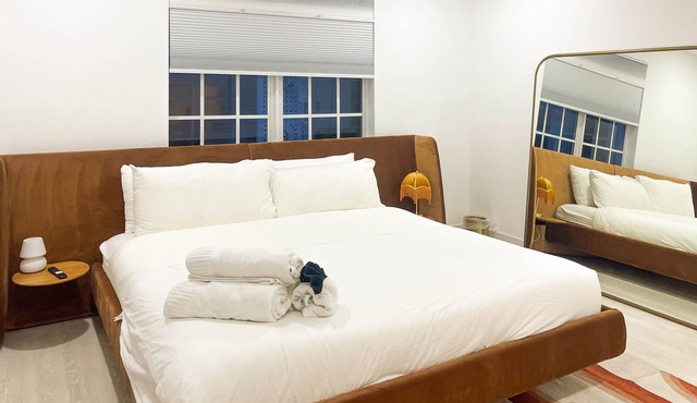 110 - SOFI 2 Bedroom - Heated Pool, 2 blocks from Beach!