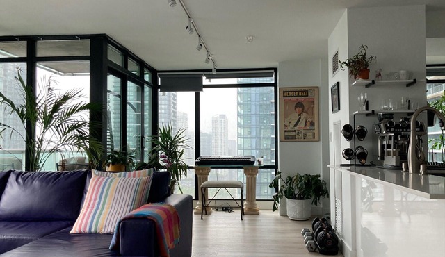 1100 sqft lake-facing oasis in downtown Toronto