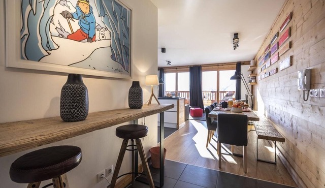 110m² apartment, 4 * full services, 4 bedrooms, 3 bathrooms/d, south balcony and 2 parking spaces