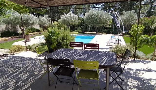 110m² single storey house with swimming pool