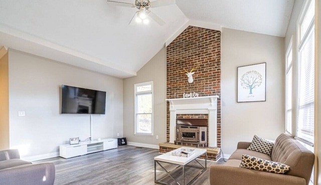 11227 Suncrest MTR 21 Days · "Stone Haven" 5 BDRM / Fiber Wifi / Spacious Home
