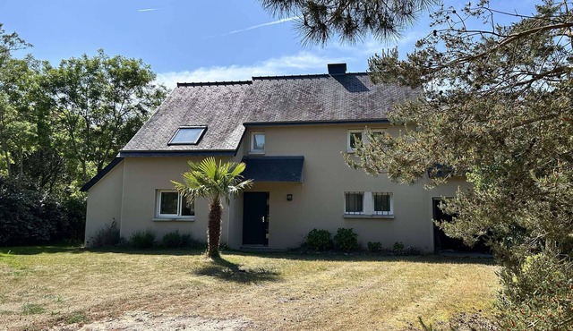 113 - Family home 5 minutes from the beach.