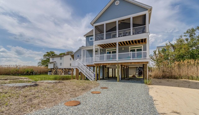 114 Mississipp Ave.- Pet friendly, steps to the beach and water views