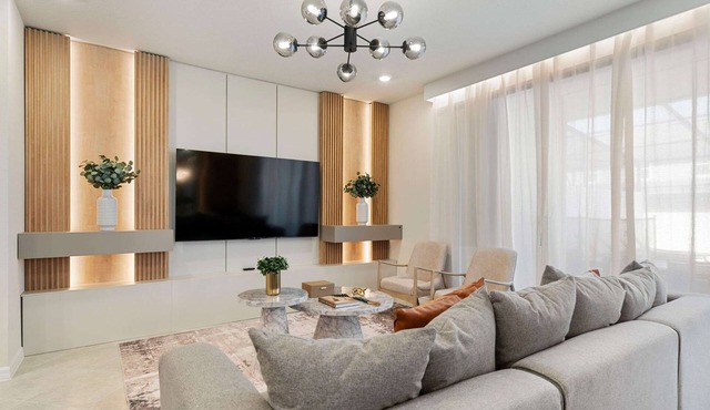 1149 Spacious Family 5-bedroom Townhome