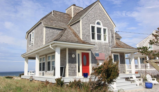 115 N. Shore Blvd - Waterfront home w. stunning views & private beach access