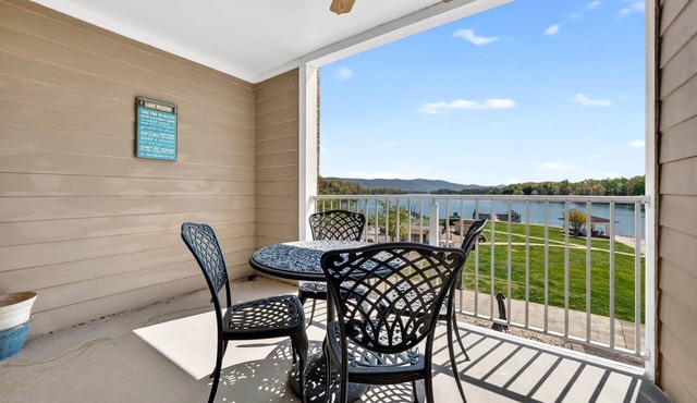 #116 Pointe - 1 Bedroom Lakefront Condo at Mariners SML