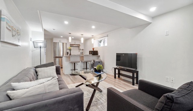 #116 Roomy, Renovated, Cote-Des-Neiges area