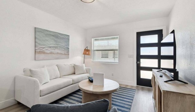 117 127th Ave E Unit 6