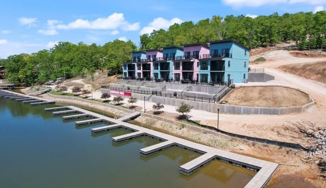 1179 New Lakeside Home sleeps 16! Backwater Jacks