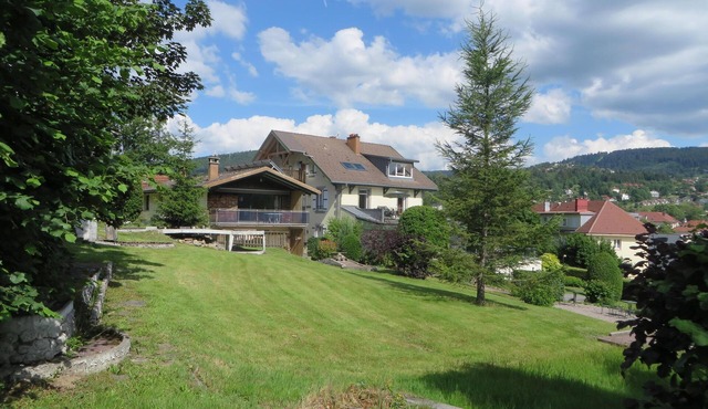 117m² apartment, hammam pool, lake view terrace. Ideal for family