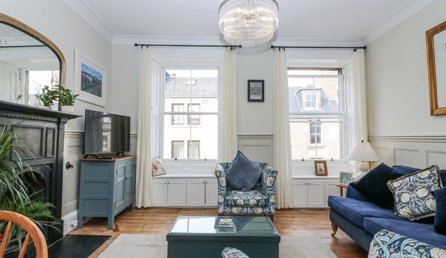 11A HIGH STREET, family friendly in Jedburgh